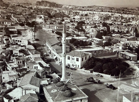 Vue d’Ortahisar en noir et blanc
